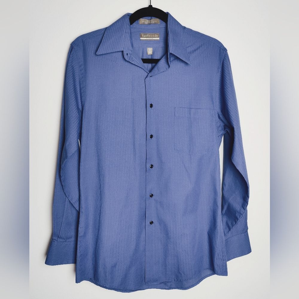 Van Heusen Men's Fitted Button Down Shirt, Blue Satin Stripe, Size 32/33 Small